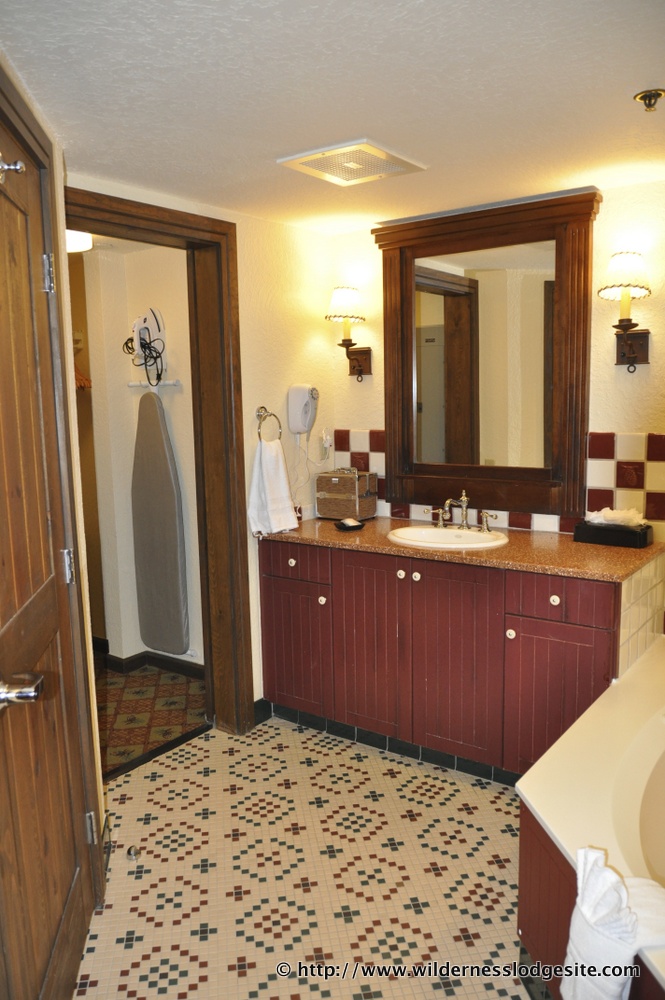 2B Villa 5537 MasterBath